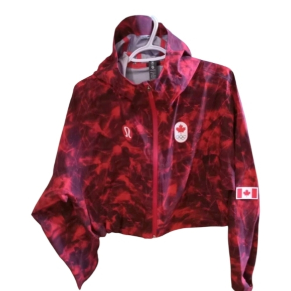 Lululemon Team Canada Raincoat - Picture 4 of 4
